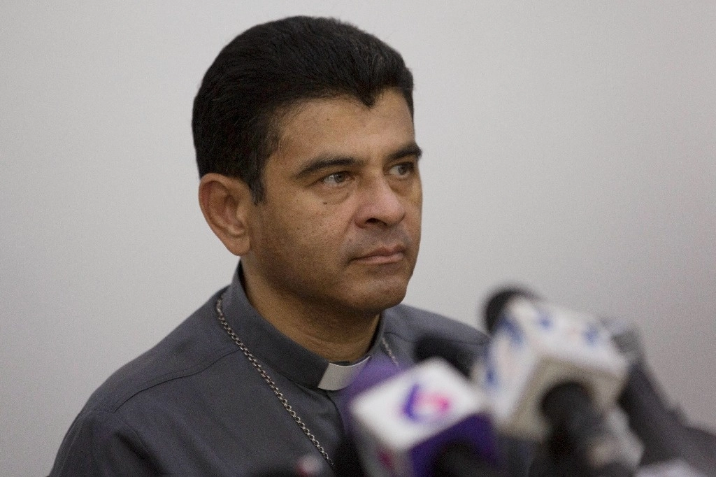Entre los religiosos católicos liberados se encuentra el obispo Rolando Álvarez, crítico del gobierno de Daniel Ortega. Foto Ap