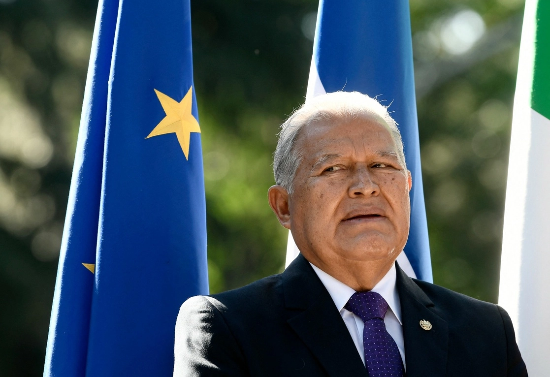 Salvador Sánchez Ceren, ex presidente de El Salvador, cuenta con una orden de captura por delitos contra el Estado cometidos durante su presidencia. Foto Afp / Archivo