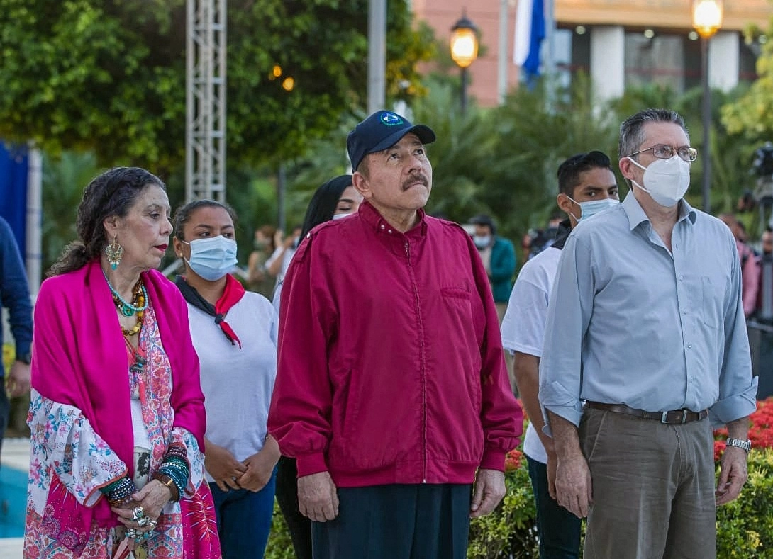 El presidente de Nicaragua, Daniel Ortega, y la vicepresidenta, Rosario Murillo, en Managua, el 23 de junio pasado. Foto Afp
