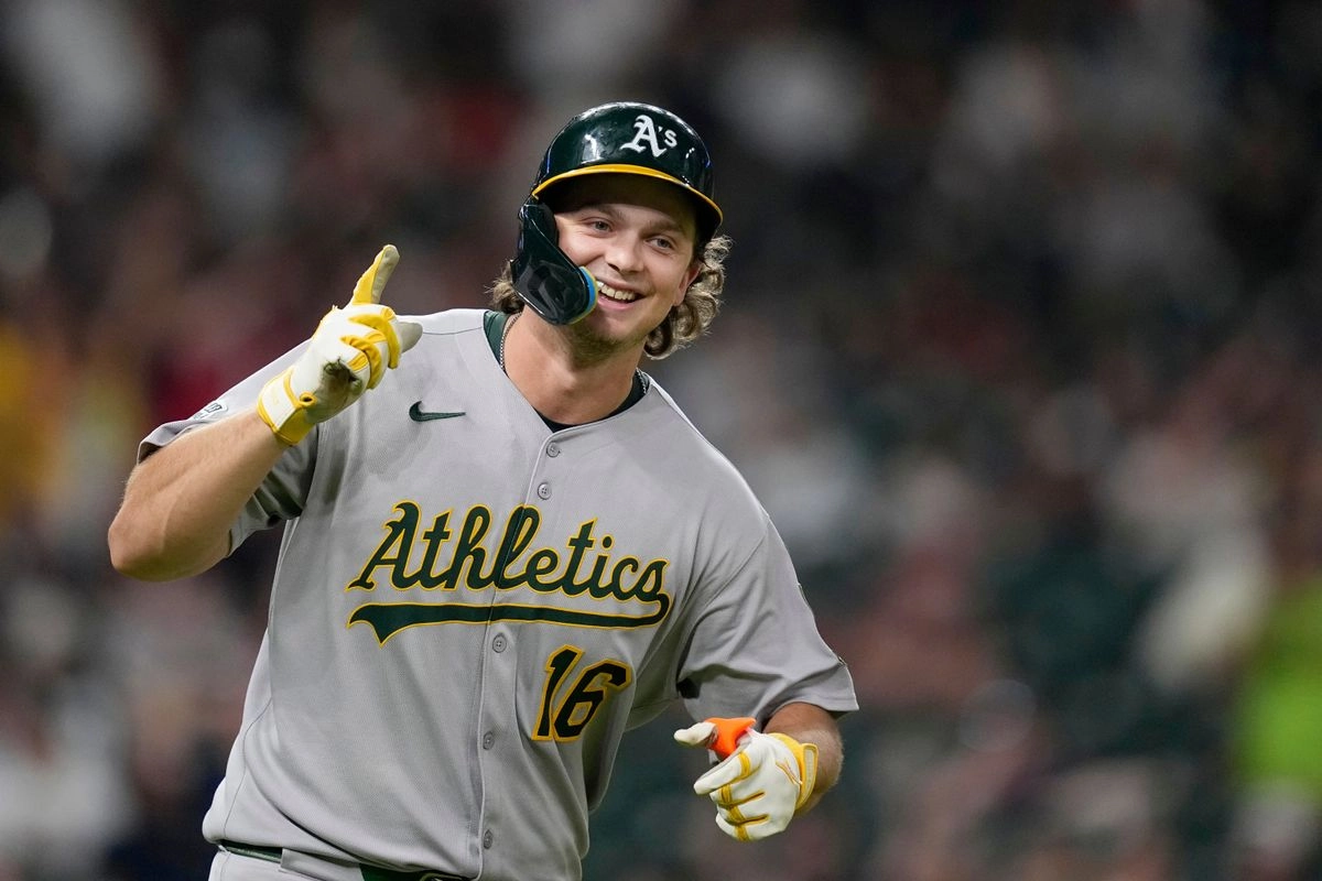 Nick Kurtz, de los Atléticos, se convirtió en el primer novato en la historia de las Grandes Ligas de Beisbol (MLB) en conectar cuatro jonrones en un juego. Foto 