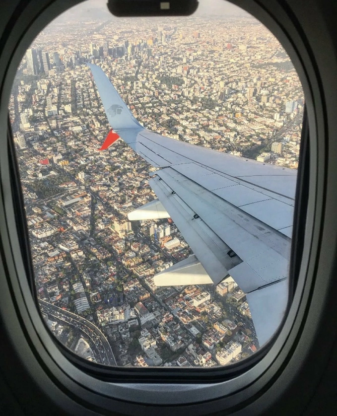 Vuelo de Aeroméxico visto desde la cabina.