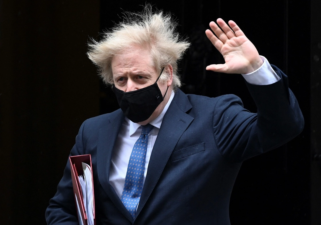 “No hemos bloqueado la exportación de una sola vacuna de Covid-19 o de sus componentes", dijo el primer ministro inglés Boris Johnson, el 10 de marzo de 2021. Foto Afp 