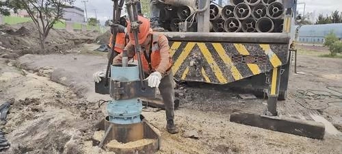 Personal del ayuntamiento mexiquense de Ecatepec perfora el pozo Jajalpa, en la Quinta Zona del municipio. La Jornada /Archivo