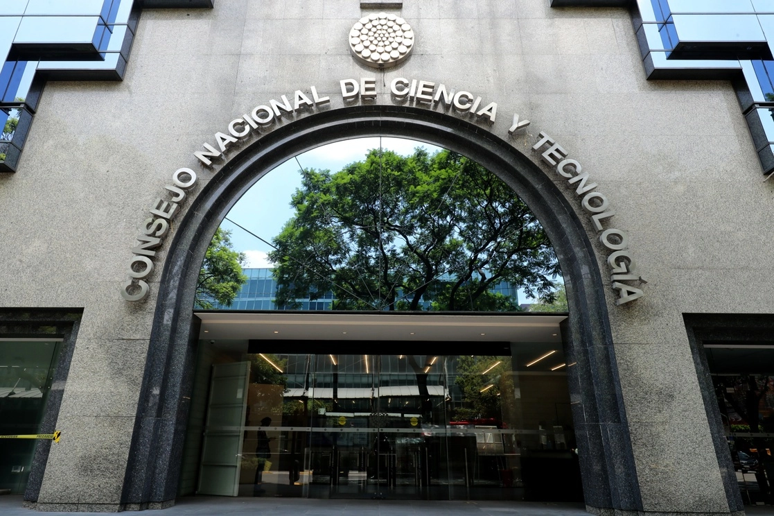 Fachada del edificio del Consejo Nacional de Ciencia y Tecnologia, el 20 de Julio del 2021. Roberto Garcia Ortiz