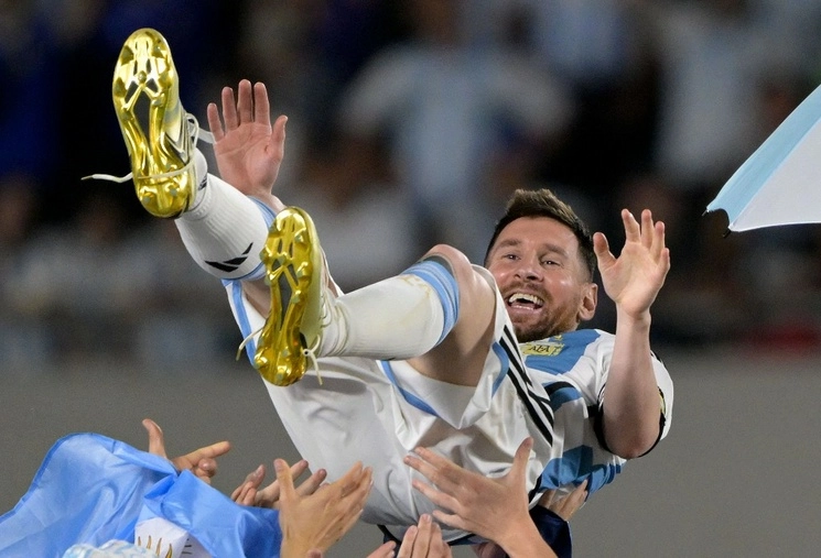 El delantero argentino Lionel Messi durante un partido amistoso entre Argentina y Panamá en el estadio Monumental de Buenos Aires, el 24 de marzo de 2023. Foto Afp