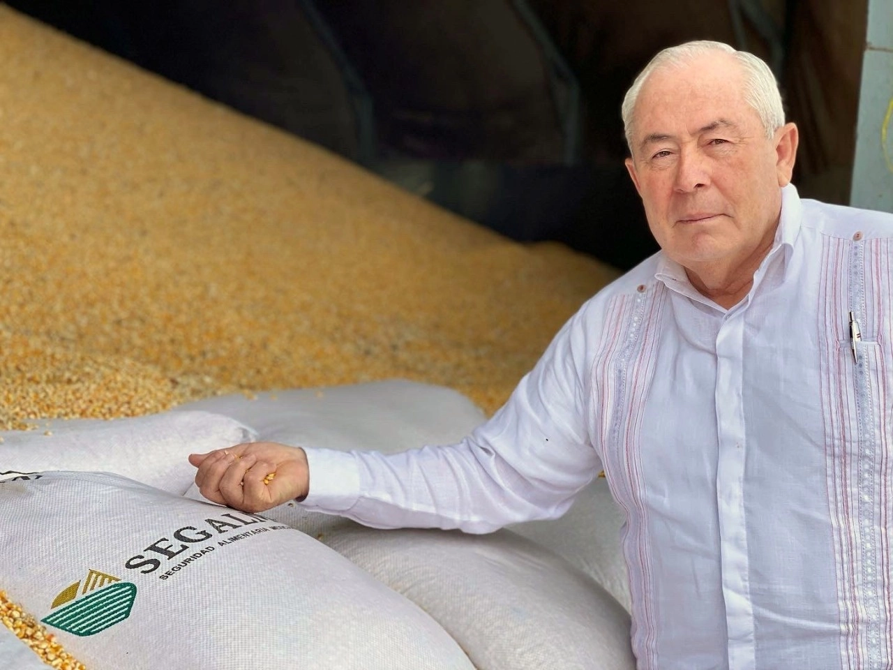 El titular de Segalmex, Leonel Cota Montaño, aseguró que esa institución "no realiza exportación de productos a ningún país, por lo que nos deslindamos de cualquier mal uso que se haga de las siglas Segalmex en otros países". Foto tomada de https://www.facebook.com/profile.php?id=100076130973668 / Archivo
