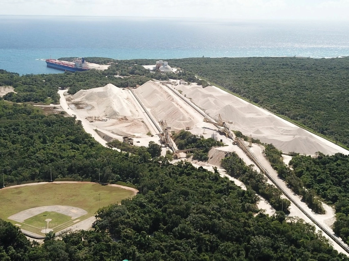 Un juez de distrito en Cancún negó el amparo promovido por Calica  para seguir explotando piedra caliza en La Rosita y El Corchalito en Quintana Roo. Foto Cuartoscuro / Archivo