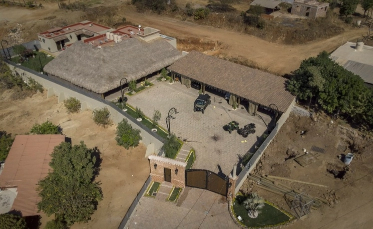 Residencia en el poblado de Jesús María, Sinaloa, donde Ovidio Guzmán fue asegurado por las autoridades en enero pasado. Foto Cuartoscuro / Archivo 