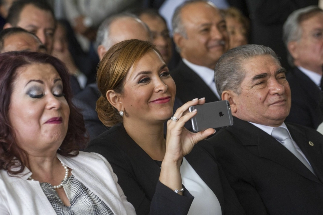Adalina Dávalos (centro), esposa del ex gobernador de Nuevo León, Jaime Rodríguez Calderón ‘El Bronco’. Foto Cuartoscuro / Archivo 