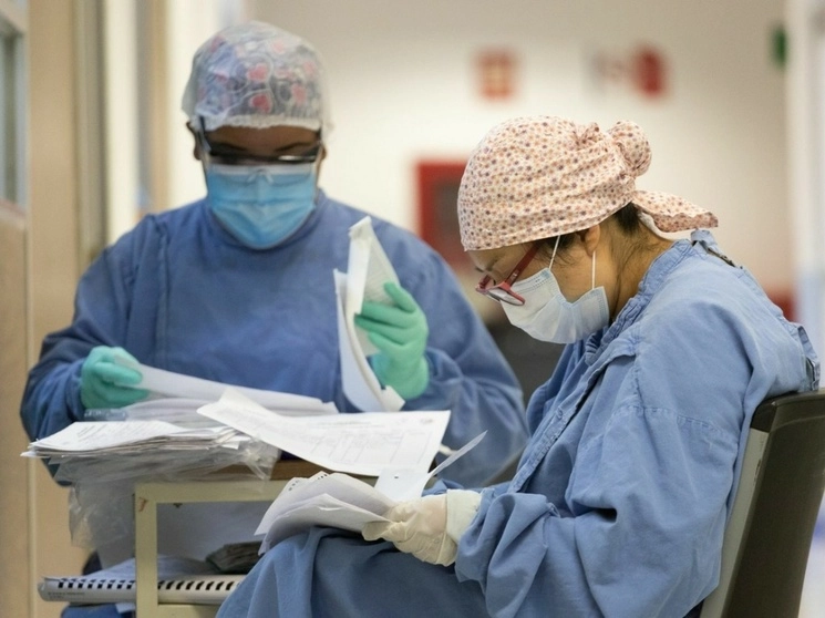 Personal médico del área de terapia intensiva del Hospital Juárez de México. Foto Pablo Ramos / Archivo