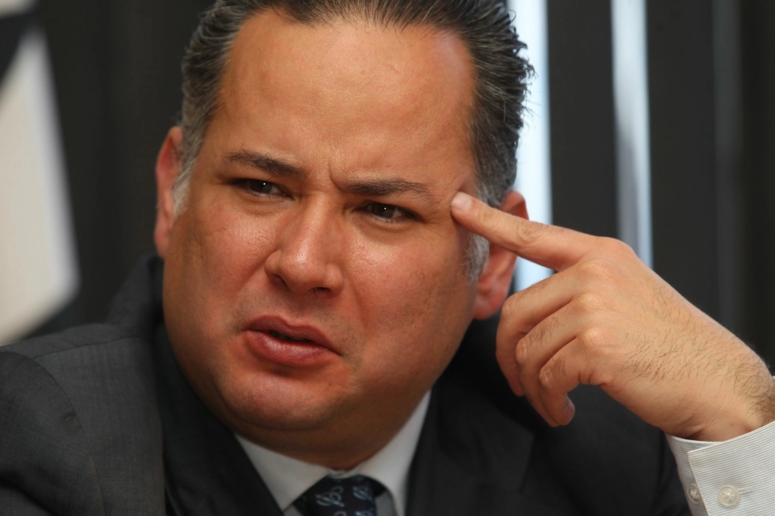 Santiago Nieto, ex titular de la UIF, comentó que la información relacionada con las operaciones financieras del ex presidente Enrique Peña Nieto fue "reportada previamente a diversas autoridades competentes". Foto José Antonio López / Archivo