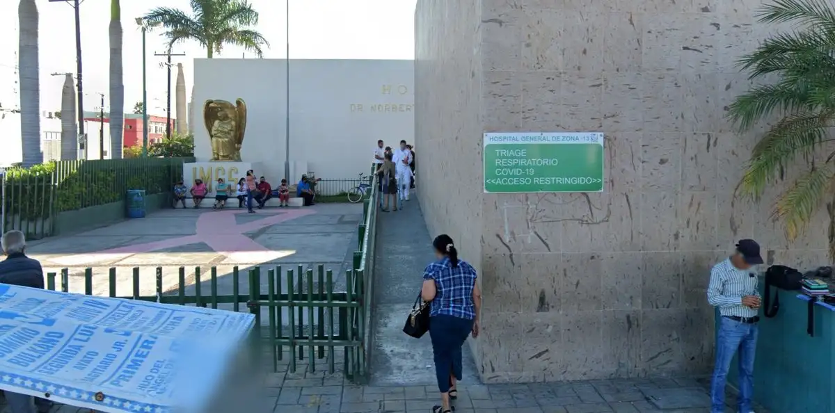 Fachada del Hospital General de Zona 13 en Matamoros, Tamaulipas. Foto 