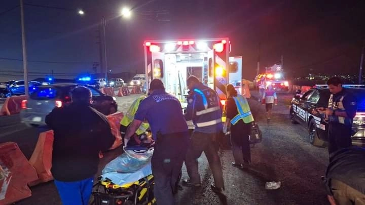 Su estado de salud se reporta como grave ya que por las lesiones que presenta en la otra extremidad, es posible que le sea amputada. Foto La Jornada.