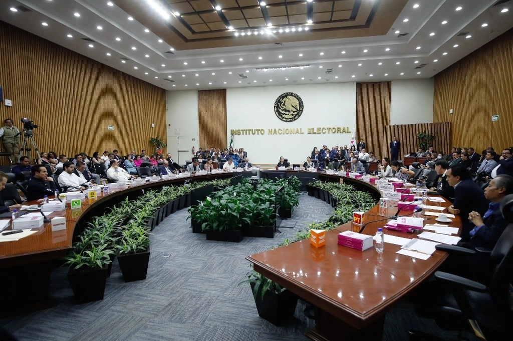 Sesión extraordinaria del Consejo General del INE en la Ciudad de México, el 16 de mayo de 2024. Foto Cristina Rodríguez
