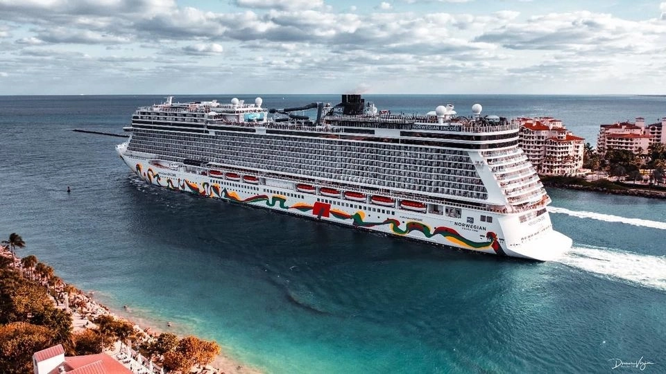 Crucero de la empresa Norwegian Cruise Line en imagen de archivo. Foto tomada de la página de Facebook @NorwegianCruiseLineLATAM 