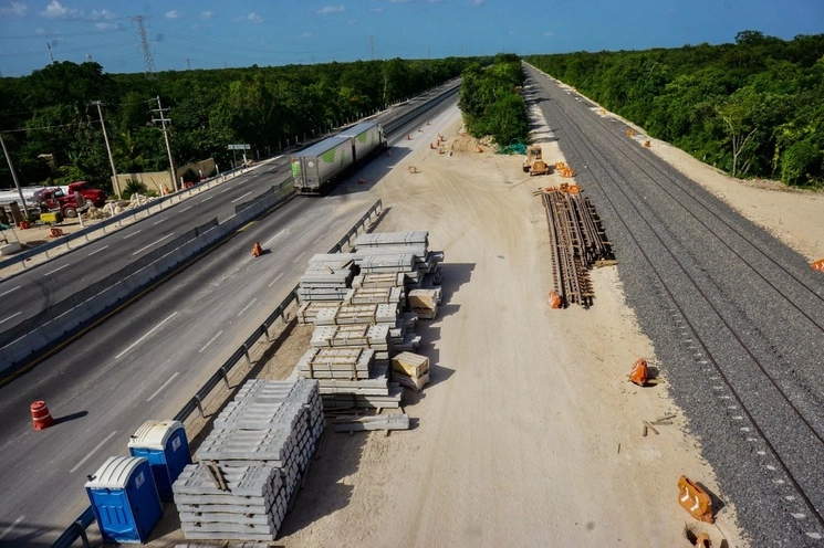 Trabajos del tren maya en Leona Vicario, pueblo localizado en la zona norte de Quintana Roo. Foto Cuartoscuro / Archivo