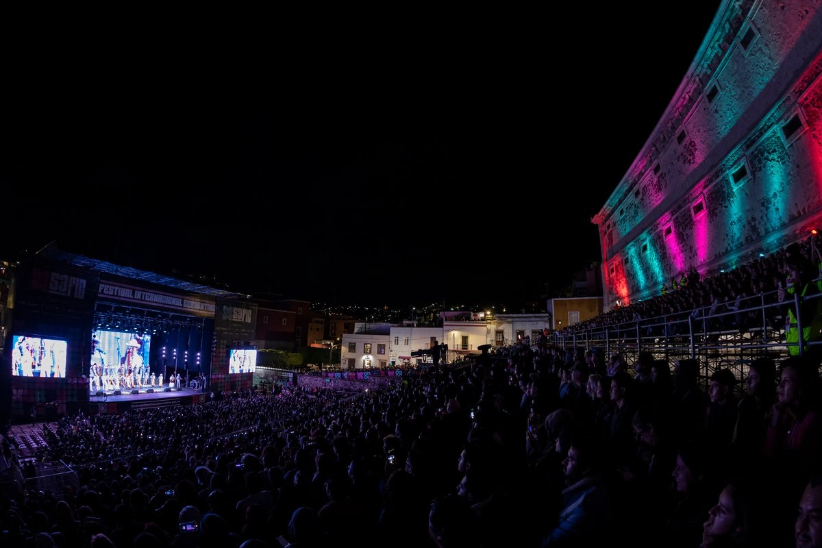 Vista del público que asistió al fandango monumental el pasado viernes. Foto 
