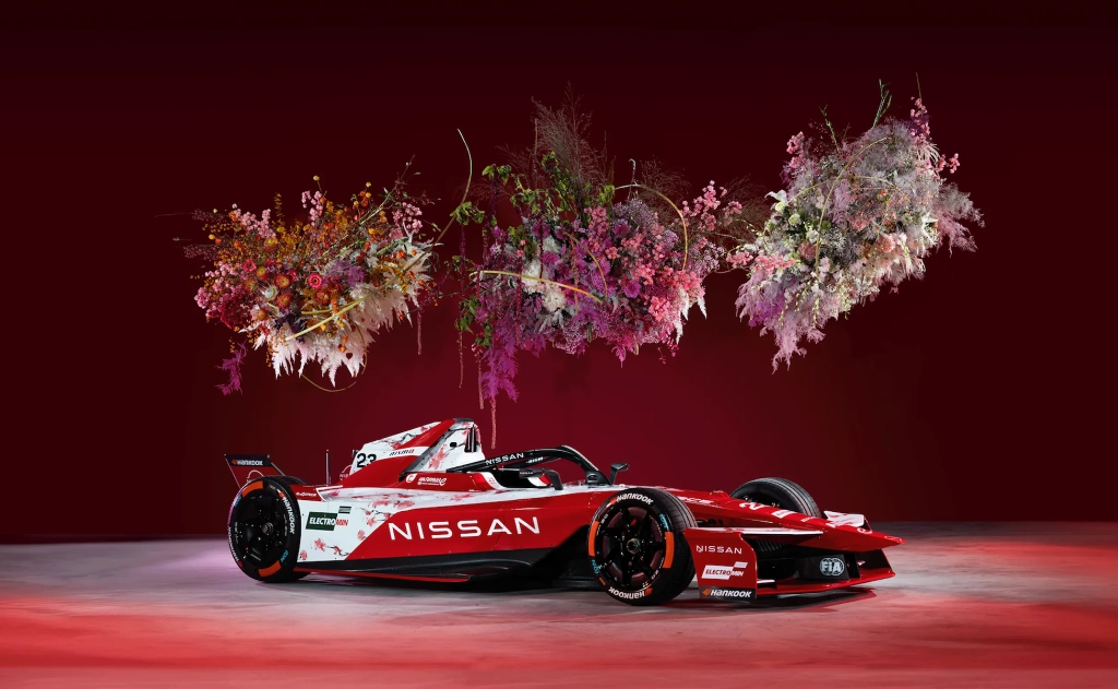 El diseño rojo y blanco con flores de cerezo sobre él, es una imagen de Nissan que ha gustado mucho desde hace dos temporadas. Foto cortesía Fórmula E
