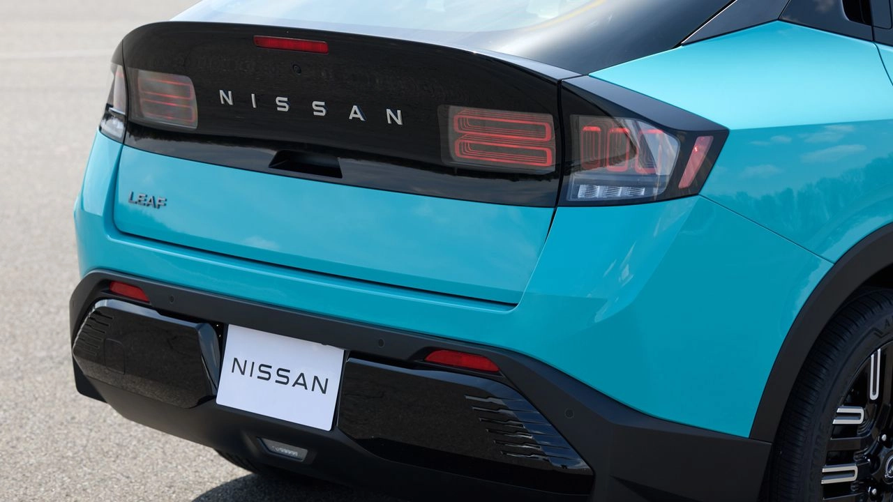 Un ejemplar del nuevo vehículo eléctrico Leaf de Nissan. Foto