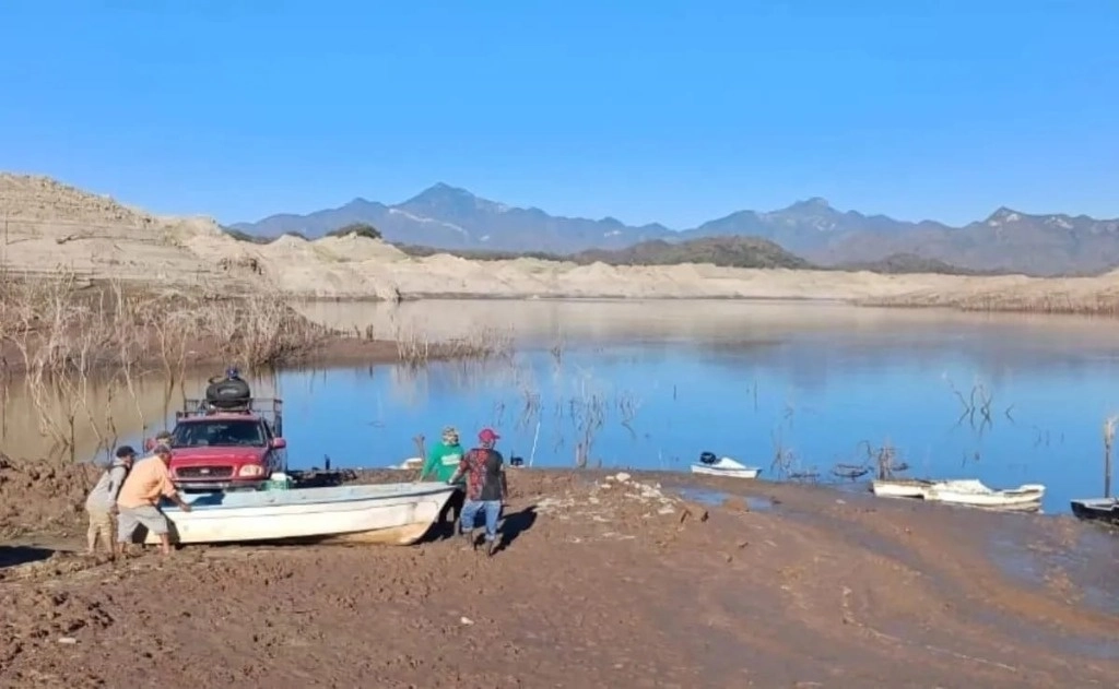Pescadores de la presa Huites aún esperan apoyos. Foto cortesía El Debate de Sinaloa