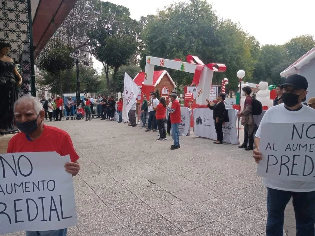A los militantes de Morena se sumaron telefonistas y mineros, el 8 de diciembre de 2021. Foto 'La Jornada' 