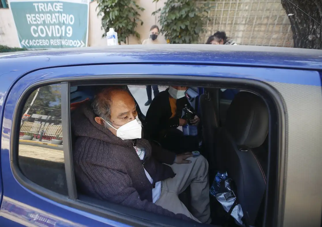 A Enrique Mendoza,  con síntomas de Covid-19, le fue negada la atención en el Centro Medico Nacional Siglo XXI, debido a la falta de camas. Foto: Víctor Camacho 