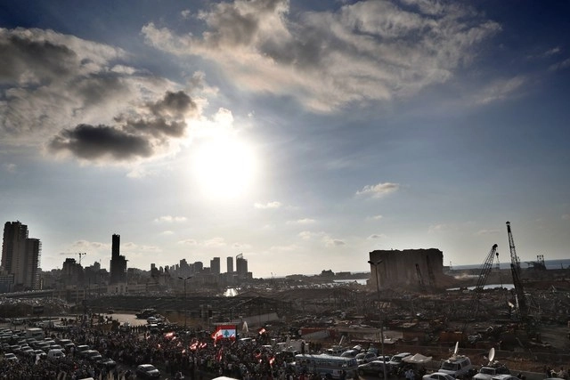 El puerto de Beirut tras la explosión 3.000 toneladas de nitrato de amonio almacenadas, registrada en agosto de 2020. Foto Ap