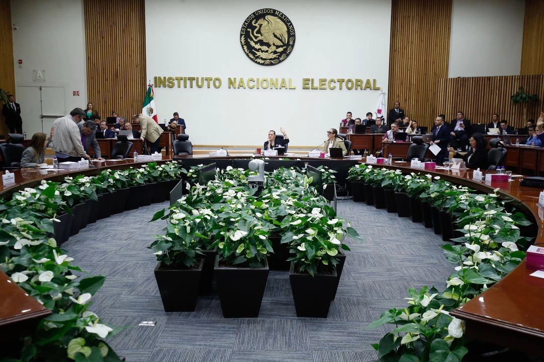 Sala de sesiones del Consejo General del INE. Foto 