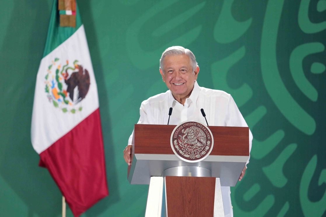 El presidente López Obrador, durante su conferencia matutina que ofrece este viernes desde Coatzacoalcos, Veracruz. Foto cortesía Presidencia