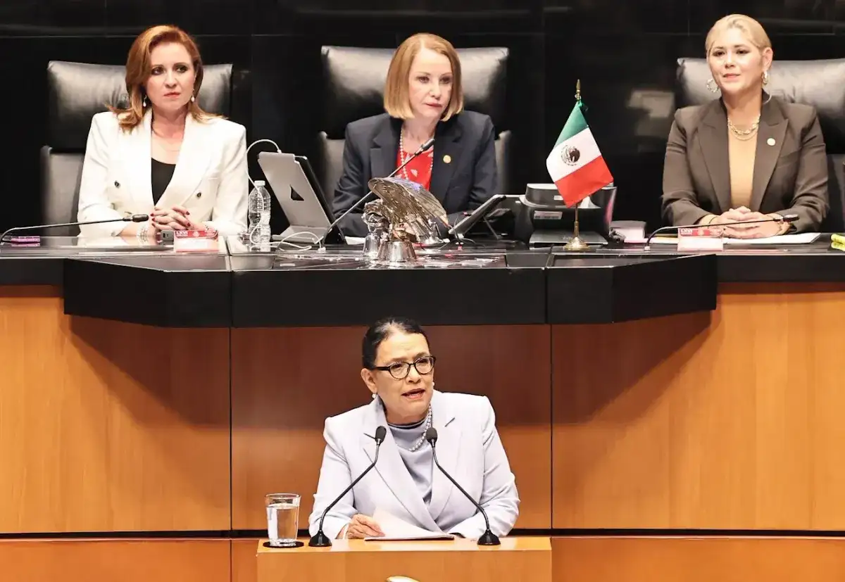 La secretaria compareció ayer en el Senado para la glosa del primer Informe de gobierno. Foto