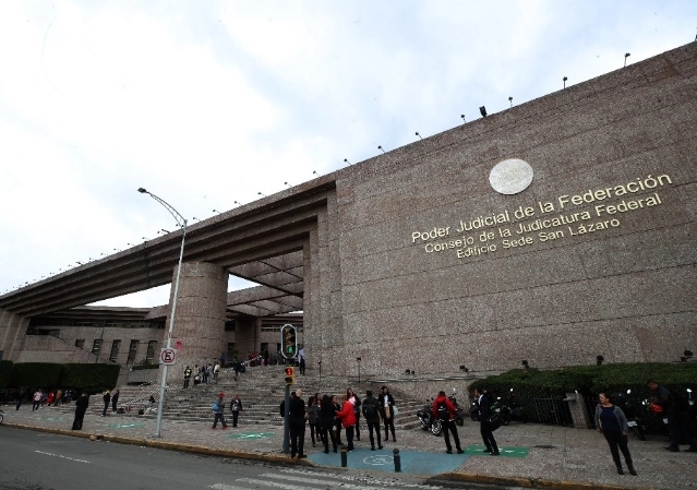 El Poder Judicial está echado a perder de arriba a abajo, impera la corrupción, insistió el presidente López Obrador. Foto Alfredo Domínguez / archivo 
