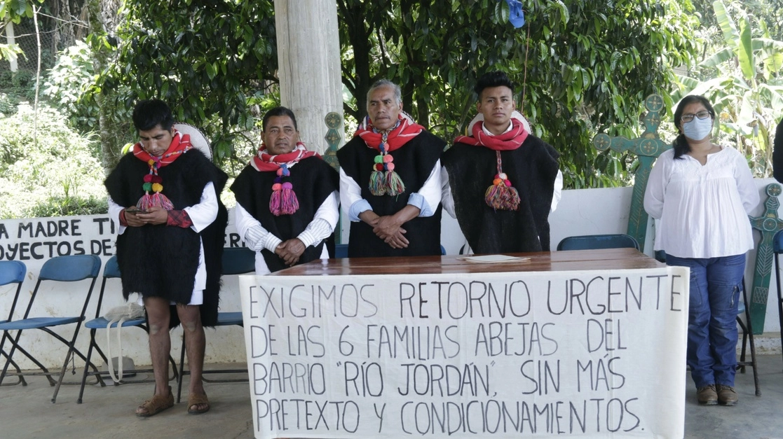 Las Abejas de Acteal piden el regreso seguro de familias desplazadas de la comunidad Los Chorros, en Chenalhó. Foto Tomada del Twitter @AbejasDeActeal
