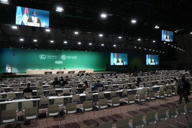 Sesión plenaria de la Cumbre Climática de la ONU COP28, el sábado 9 de diciembre de 2023, en Dubai, Emiratos Árabes Unidos. Foto Ap