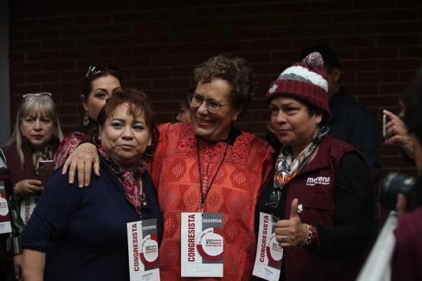 Bertha Luján durante la realización del Congreso Nacional Extraordinario de Morena, donde se nombró a Alfonso Ramírez Cuéllar presidente de ese partido. Foto Jesús Villaseca 