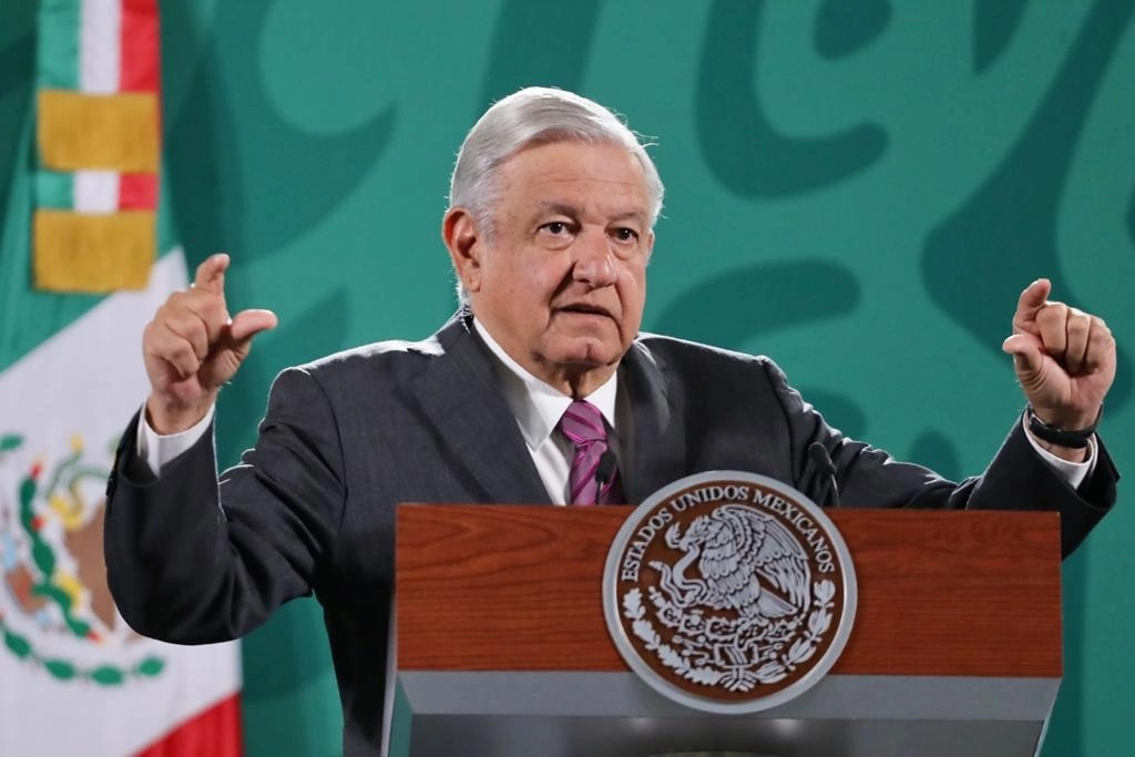 El presidente Andrés Manuel López Obrador durante la conferencia matutina desde Palacio Nacional, en la Ciudad de México, el 16 de junio del 2021. Foto Roberto García Ortiz
