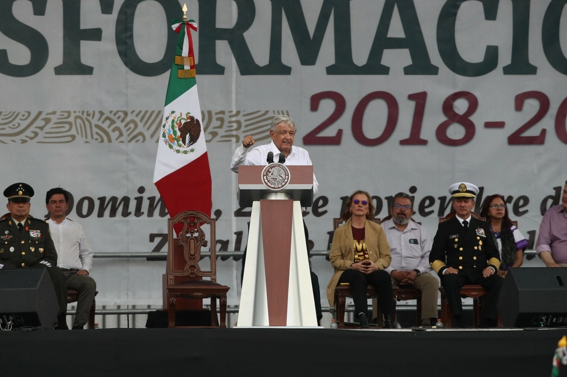 El presidente Andrés Manuel López Obrador da su discurso con motivo de su cuarto año de gobierno en el Zócalo de la Ciudad de México, el 27 de noviembre de 2022. Foto Yazmín Ortega