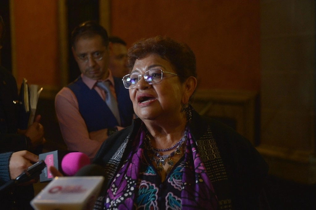 La senadora morenista, Ernestina Godoy, explicó que no proceden impugnaciones contra reformas constitucionales. Foto Germán Canseco
