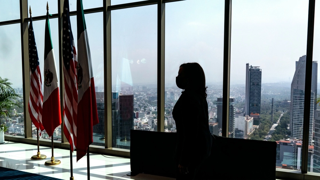 La vicepresidenta de Estados Unidos, Kamala Harris, durante una de sus actividades dentro de la visita de trabajo realizada la semana pasada en la Ciudad de México. Foto Ap