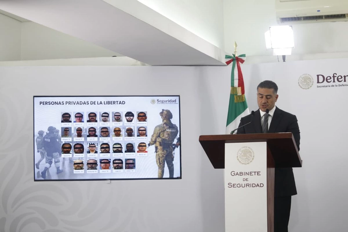 El secretario de Seguridad y Protección Ciudadana, Omar García Harfuch, durante la conferencia de prensa del gabinete de Seguridad sobre el traslado de criminales a Estados Unidos, en la Ciudad de México, el 13 de agosto de 2025. 