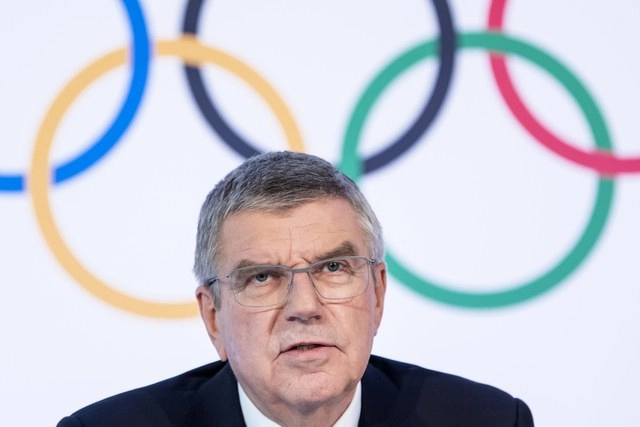 El presidente del COI, Thomas Bach, aseguró que en la reunión de la Comisión Ejecutiva del organismo no se planteó "ni la anulación ni el aplazamiento" de los Juegos de Tokio-2020 por el coronavirus. Foto Jean-Christophe Bott / Keystone vía A