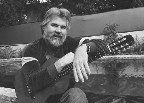 Kenny Rogers aparece en una imagen de 1978. Llevó diversos géneros musicales al country. Foto Ap