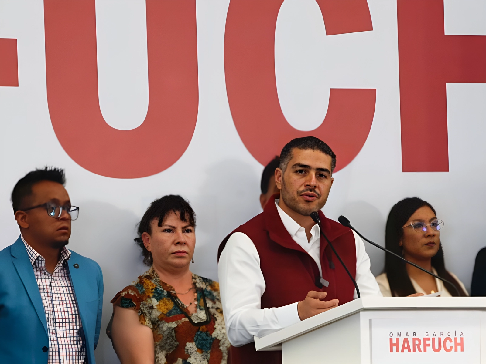 El aspirante a candidato a coordinador de la transformación capitalino, Omar Garcia Harfuch, durante su reunión con morenistas en la alcaldía Tláhuac, el 28 de septiembre de 2023. Foto José Antonio López