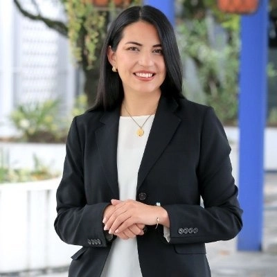 La nueva vicepresidenta de Ecuador, Sariha Moya. Foto tomada de la cuenta de X @SarihaMoya