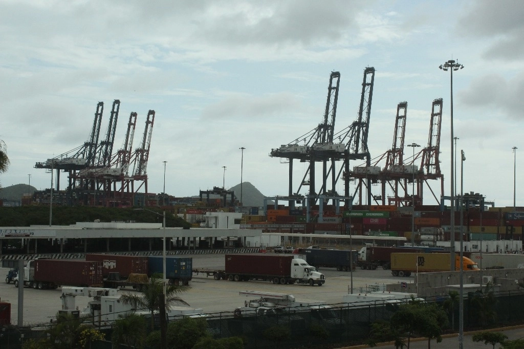 Sistema Portuario Nacional de Manzanillo. Foto Juan C. Flores