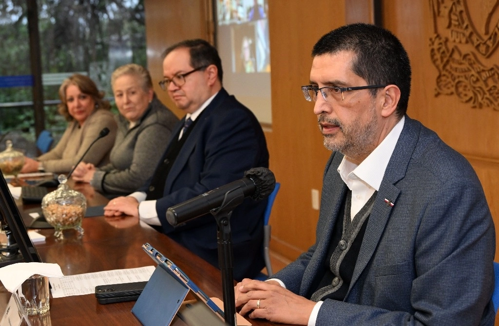 Miguel Armando López Leyva (der) durante su nombramiento como coordinador de Humanidades. Foto DGCS UNAM
