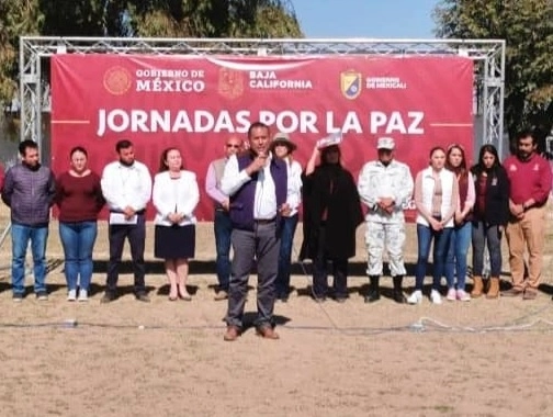 Pedro Ariel Mendivil (centro) renunció como fiscal regional de Mexicali para ser director de Seguridad Pública Municipal de la capital de BC. Foto Tomada del FB @fgebaja 