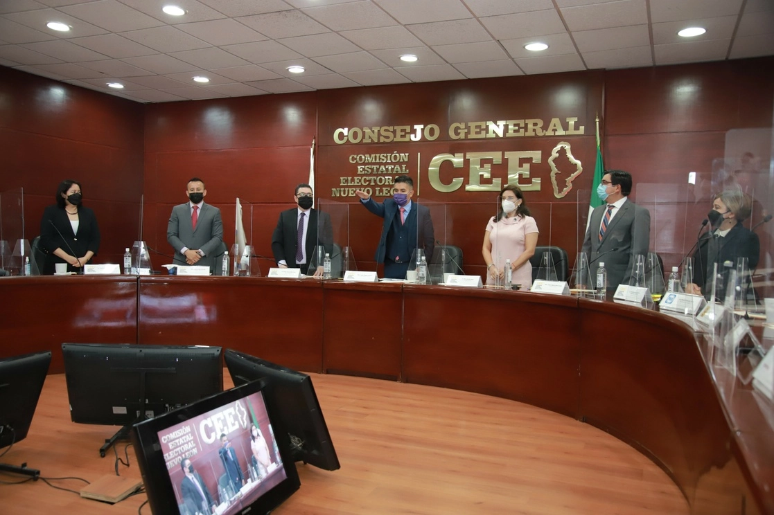 En sesión extraordinaria se eligió a Luigui Villegas Alarcón como presidente provisional del CEE de Nuevo León. Foto Tomada de https://www.ceenl.mx/
