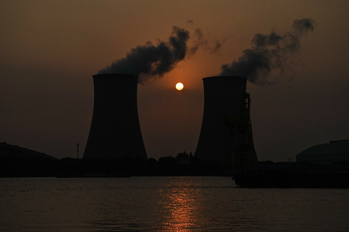 Vista general de la central eléctrica de carbón de Wujing en Shanghai. Foto Afp 