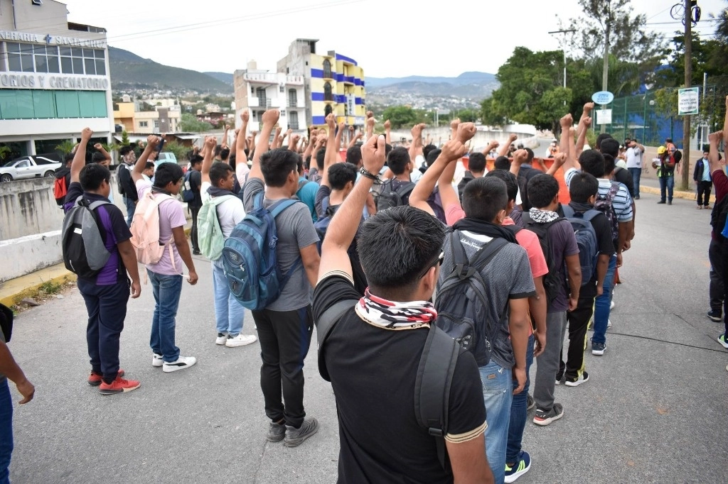 Marcha de normalistas rurales. Foto Cuartoscuro / Archivo 
