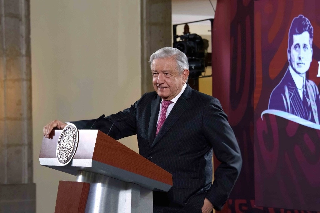 El presidente López Obrador, desde el Salón Tesorería, de Palacio Nacional, durante su conferencia de este lunes 27 de mayo. Foto Presidencia